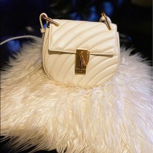 CHLOE
Quilted Bijou Drew Leather Shoulder Bag